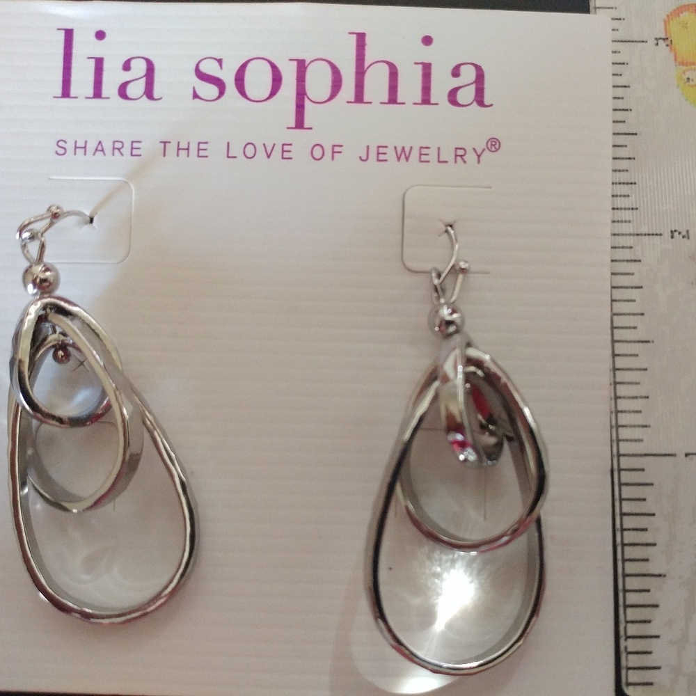 Lia-Sophia-Jewelry-Free-Flyer-Earrings-in-Silver